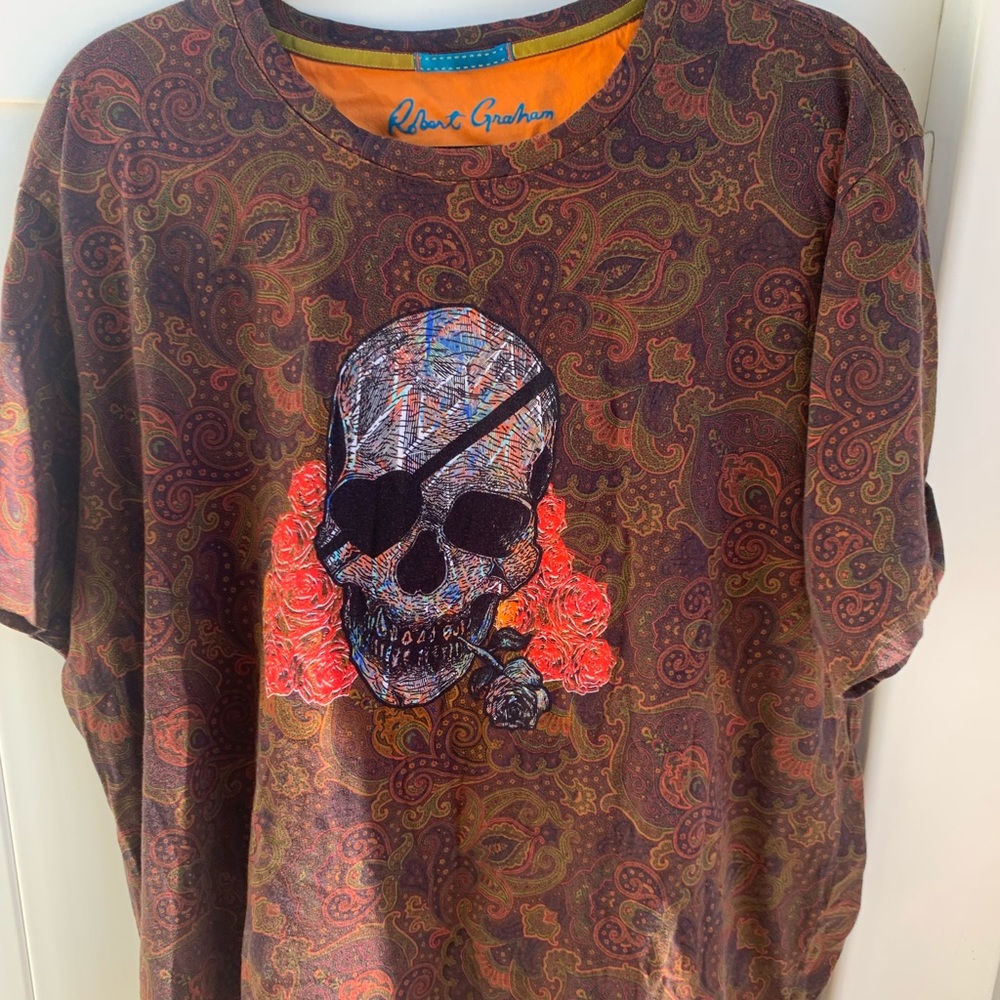 Men Robert Graham 2x T -shirt. Great condition